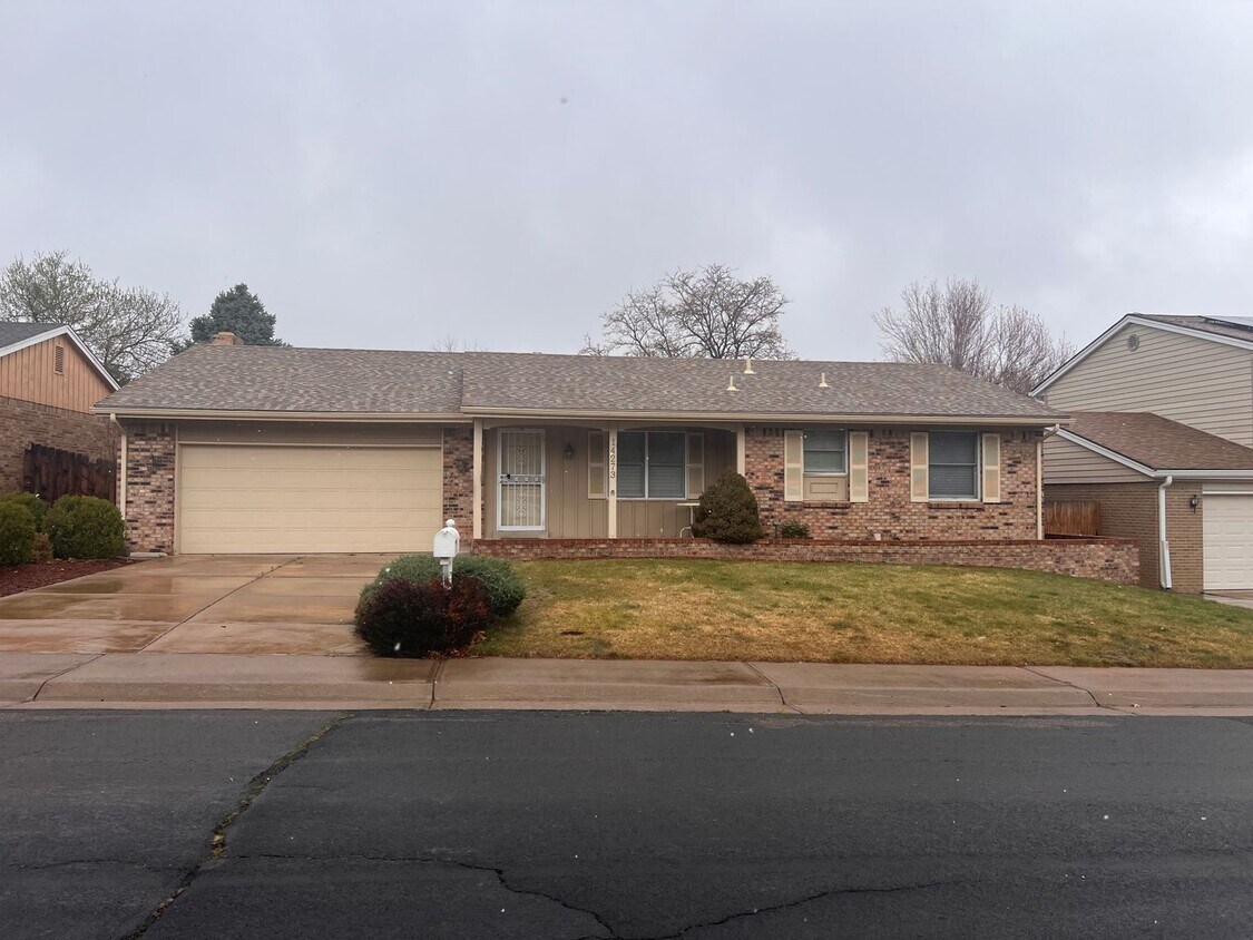 Primary Photo - Beautiful 3 Bed 2 Bath Ranch Home with Ful...