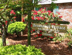 Building Photo - 1119 Waller St SE