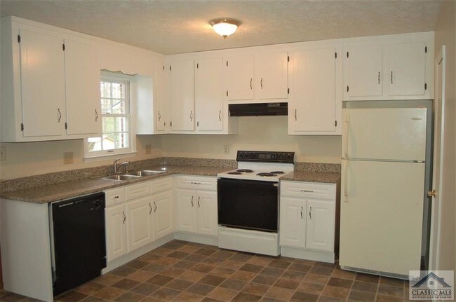 Building Photo - 159 Highland Park Dr