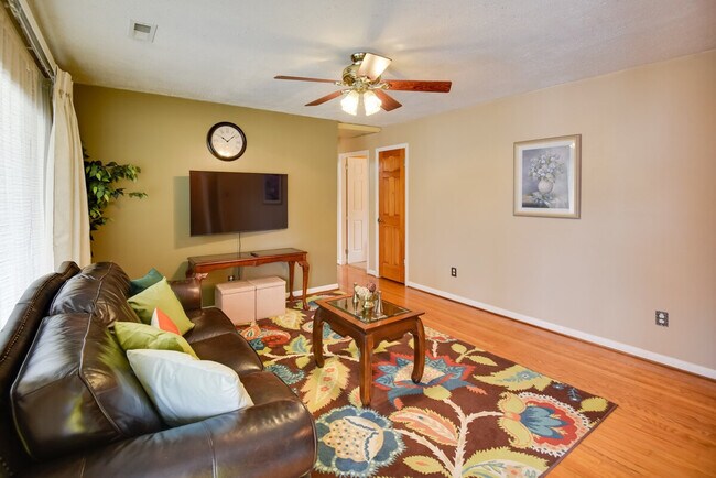 Foto del edificio - 112 Ethel Dr