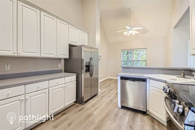 Foto del edificio - 140 River Birch Trce