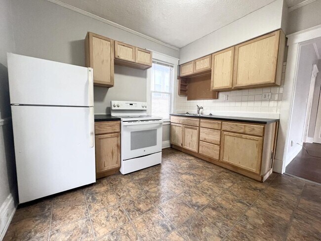 Building Photo - 2861 Marshall Ave