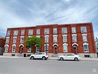 Building Photo - 301 Barrie St