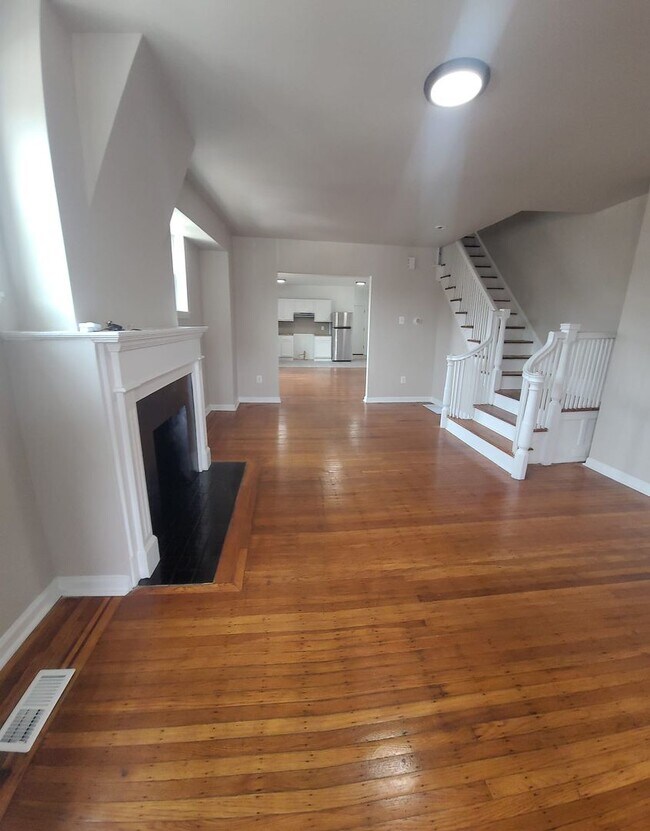 Building Photo - Very big and beautiful West Philadelphia E...