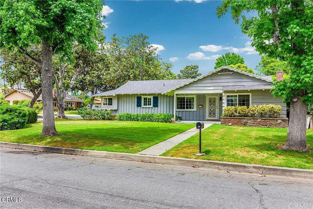 Building Photo - 303 E Las Flores Ave