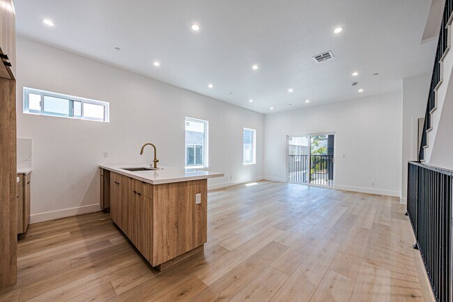 Foto del edificio - 242 N Dillon St