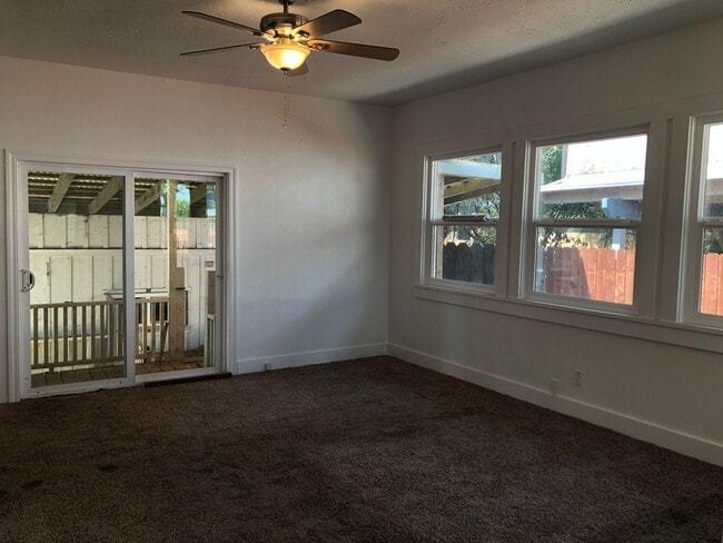 Building Photo - Enjoy The River Breeze On The Front Porch