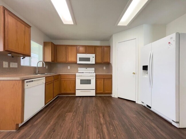 Building Photo - 12123 Glen Crossing Cir