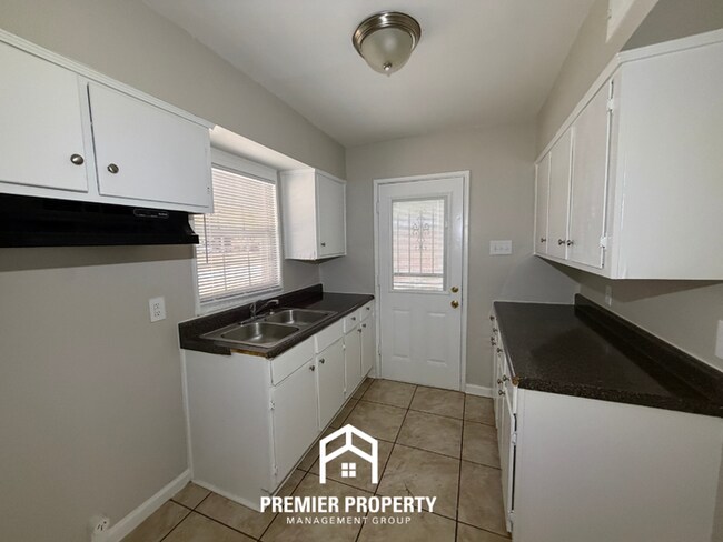 Foto del edificio - 1731 Capri Rd