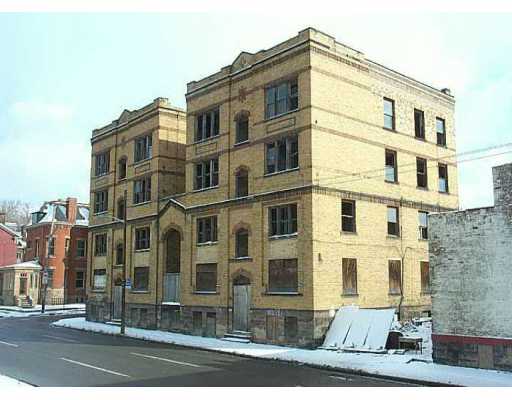 Building Photo - 1300 Chateau St