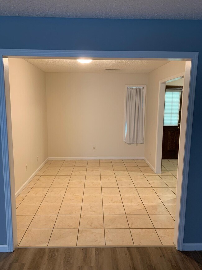 Building Photo - 3020 Aspen Dr