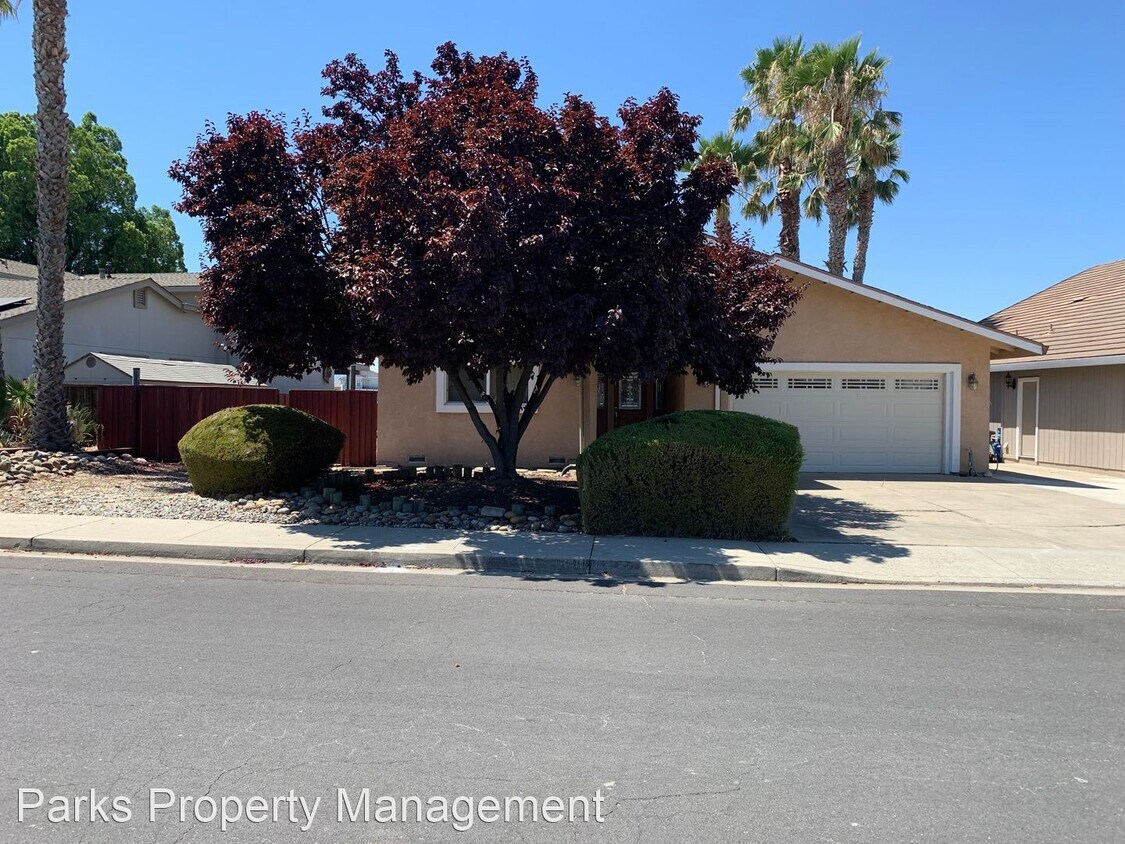 Primary Photo - 3 br, 3 bath House - 4970 North Pt