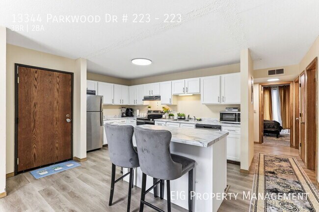 Building Photo - 13344 Parkwood Dr