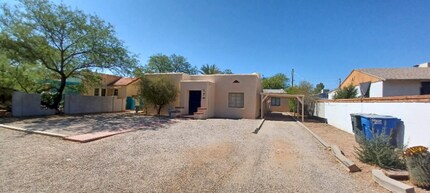 2242 E Mabel St