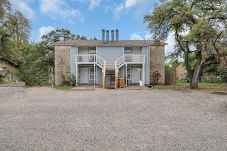Building Photo - 500 Algerita Dr