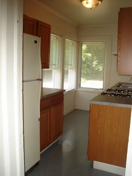 Foto del edificio - 1 br, 1 bath  - 301 Douglas Ave #4