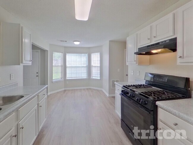 Building Photo - 464 Berkshire Pl