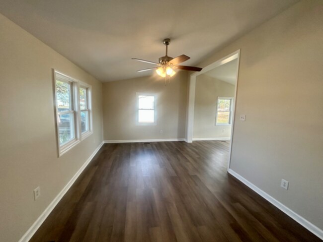 Foto del edificio - 403 S Market St