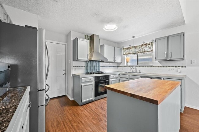 Building Photo - 7811 Finch Trail