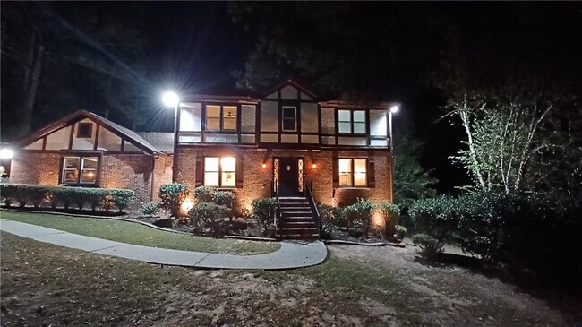 Building Photo - 2444 Webb Gin House Rd SW