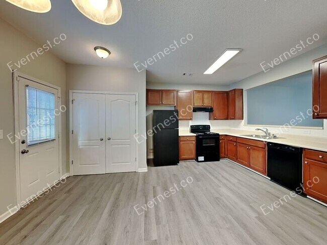 Building Photo - 8615 Thomas Ln
