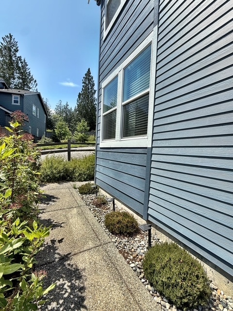 Building Photo - 2446 NE Athlon Ct