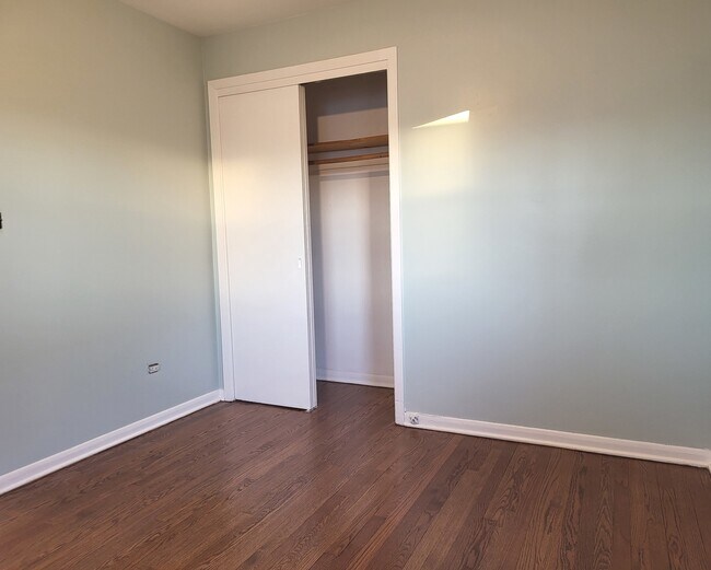 Foto del edificio - 2550 N Neva Ave