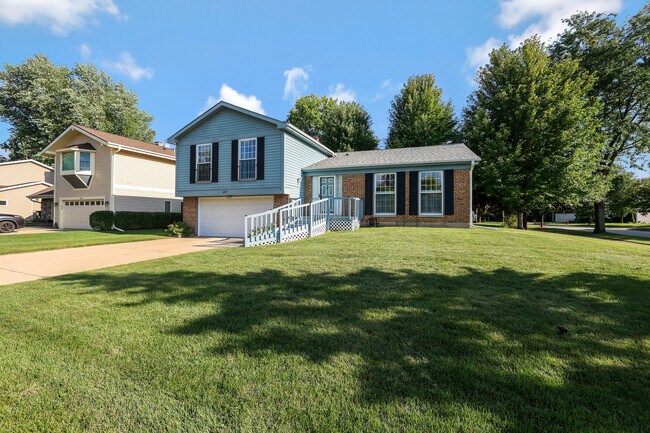 Building Photo - 677 Monterey Dr
