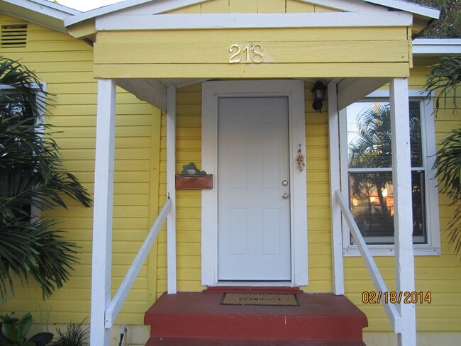 Building Photo - 218 SE 1st Ave