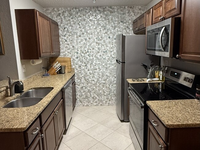 Building Photo - 10263 Gandy Blvd N