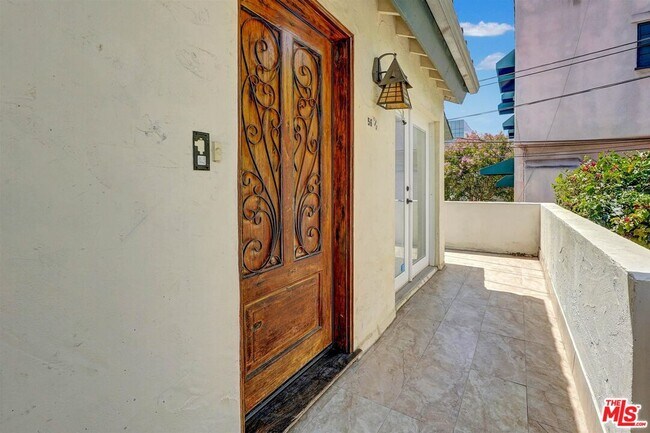 Foto del edificio - 456-452 Smithwood Dr