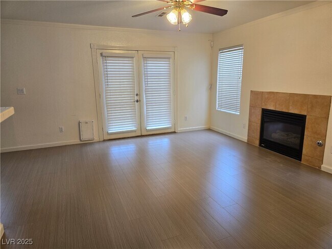 Foto del edificio - 326 Laguna Glen Dr