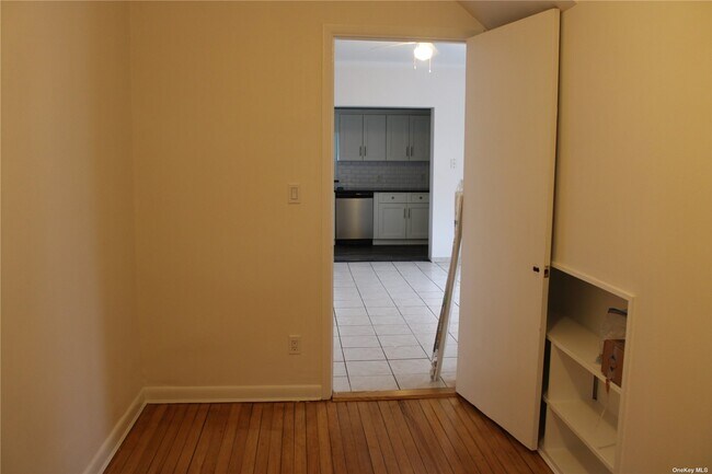 Foto del edificio - 221 Denton Ave