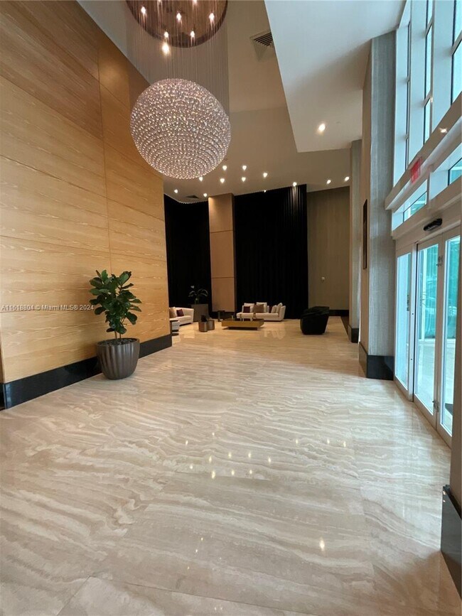Foto del edificio - 950 Brickell Bay Dr