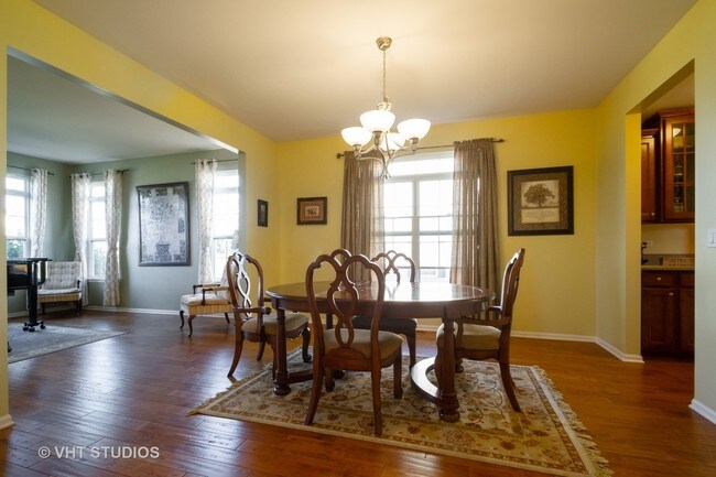 Foto del edificio - 305 Meadows Edge Dr