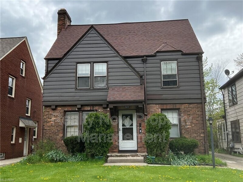 3705 Strandhill Rd, Shaker Heights, OH 44122 Condo for Rent in Shaker
