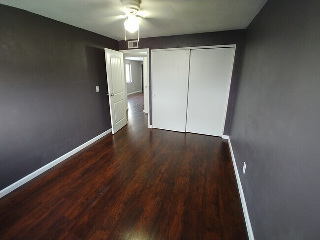 Building Photo - 210 East Mulberry Street