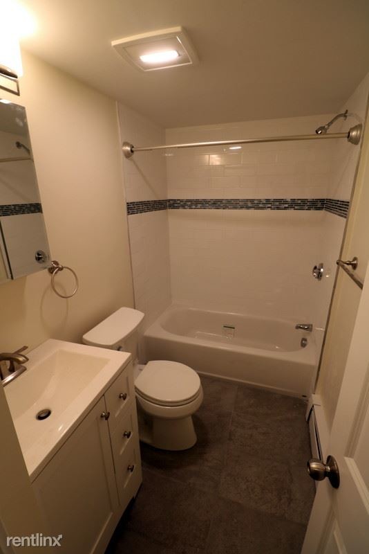 Building Photo - 2 br, 1 bath  - 45 Maple St # 2