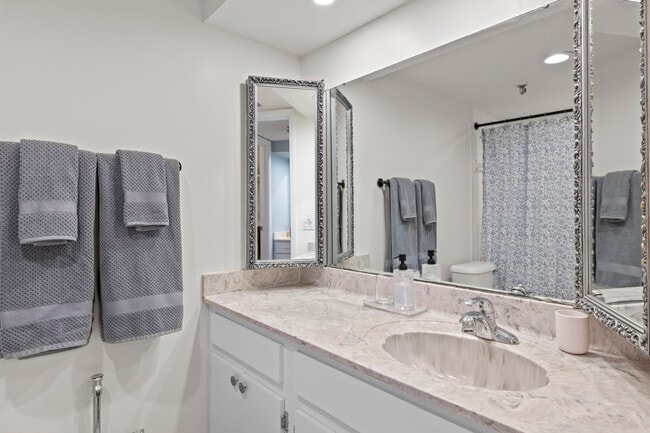 Building Photo - 1104 Benjamin Franklin Dr