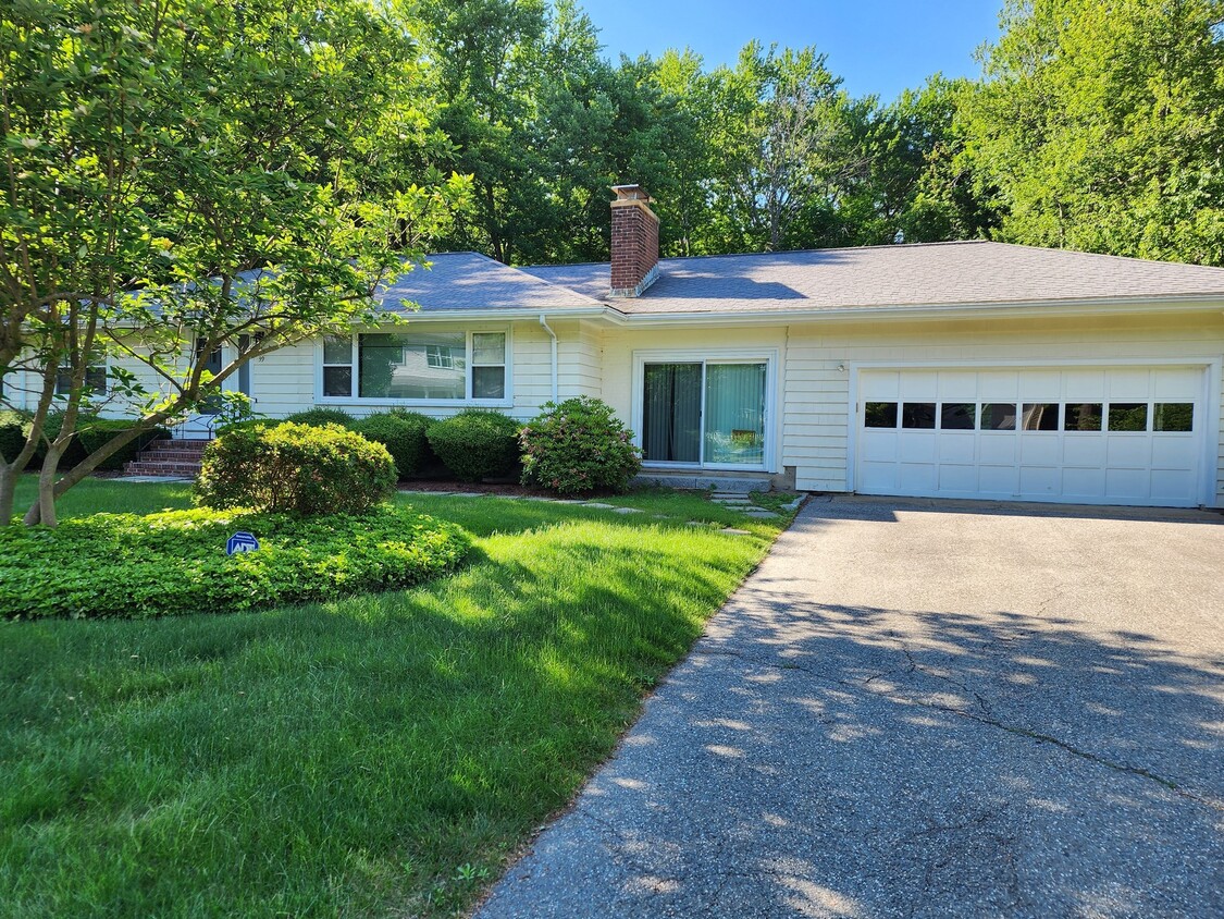 Primary Photo - 39 Winthrop Rd