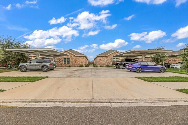 Foto del edificio - 2704 E Eisenhower Ave