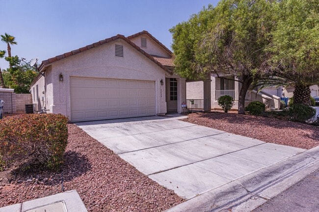 Building Photo - 1 Story home located in Silverado Ranch