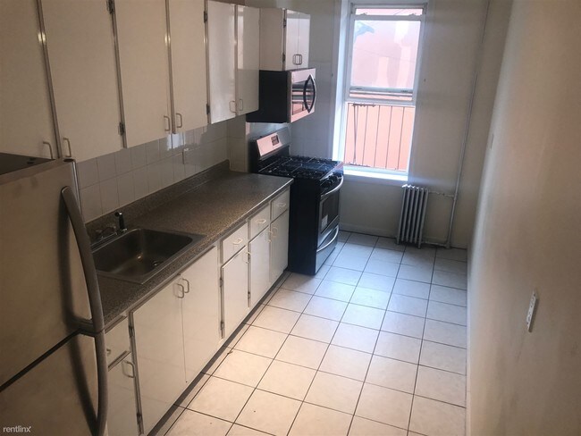 Foto del edificio - 2481 Pitkin Ave