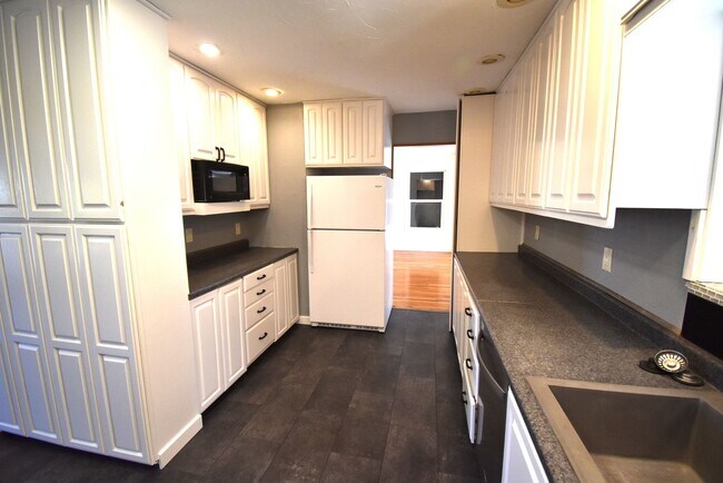 Foto del edificio - Desirable North Albany home.