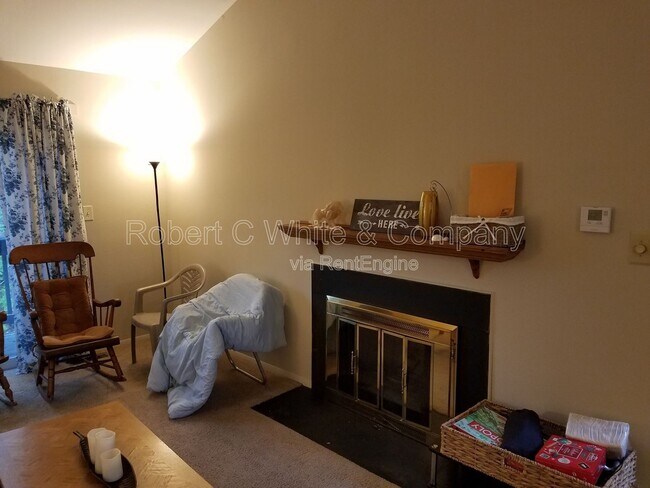 Building Photo - 35 Glenview Dr