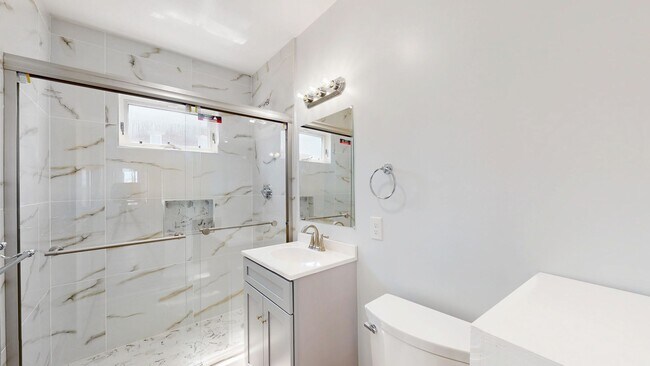 Foto del edificio - Avl NOW - No Fee! spacious, sunny 3BR near...