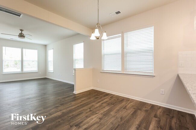 Building Photo - 703 Ridgemoor Trl