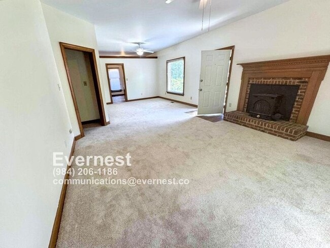 Building Photo - 101 Granby Ct