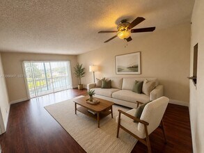 Building Photo - 8020 N Colony Cir