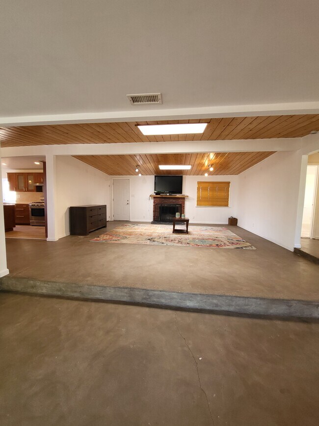 Foto del edificio - 9707 Foothill Blvd